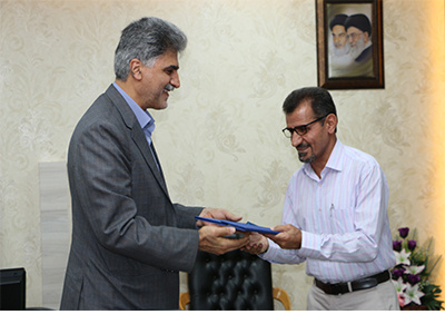 تقدیر رئیس دانشگاه علوم پزشکی شاهرود از دکتر امامیان معاون تحقیقات و فناوری دانشگاه به سبب کسب رتبه مناسب در حوزه فعالیت های فناورانه