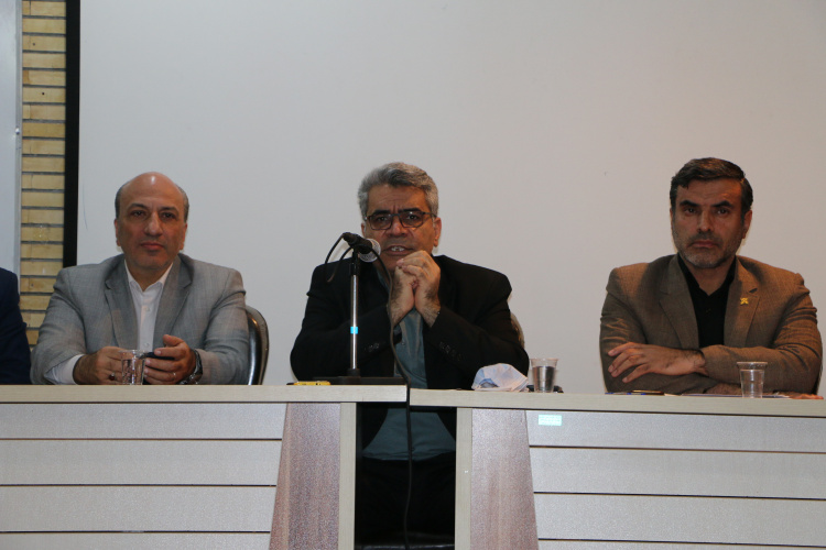 نشست صمیمی دکتر شیبانی با کارکنان بیمارستان امام حسین (ع)