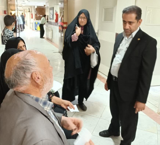 بازدید سرپرست فرهنگی و دانشجویی دانشگاه از بیمارستان امام رضا (ع) میامی