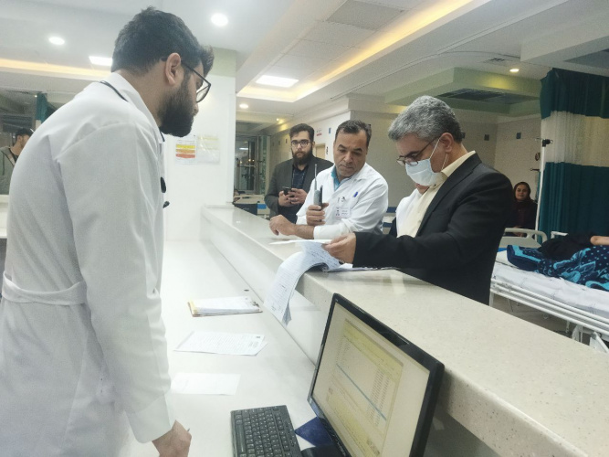 بازدید سرزده و شبانه دکتر شیبانی از بخش اورژانس بیمارستان امام حسین(ع) شاهرود
