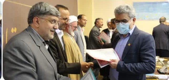 بمناسبت روز شورای فرهنگ عمومی از رییس دانشگاه تقدیر شد