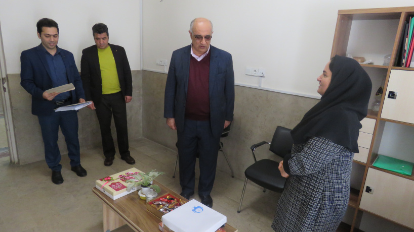 قدردانی دکتر نام آور از تلاشگر های واحد امور مالی بیمارستان بهار