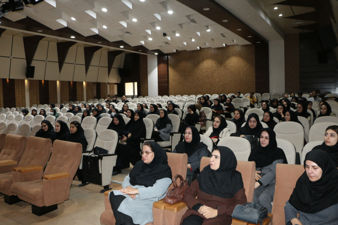 کرامت مادری؛ پایهای برای دستیابی به جامعهای سالم و سعادتمند