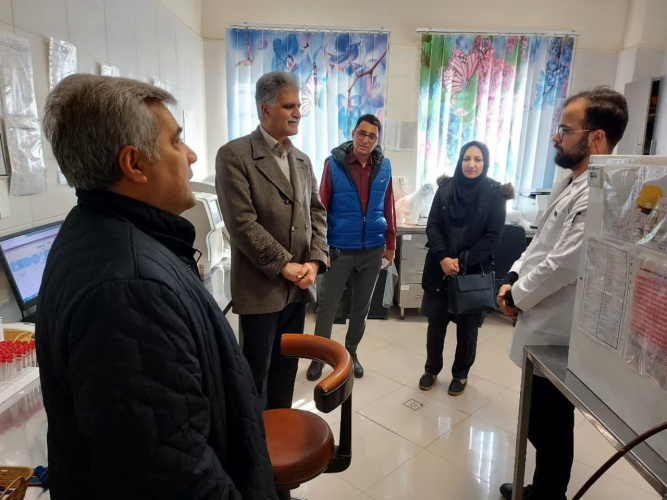 بازدید سرپرست دانشگاه از مرکز بهداشتی درمانی شبانهروزی بیارجمند