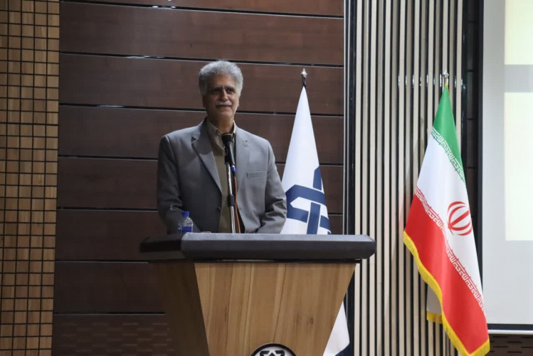 دکتر امامیان: از لحظهلحظه دوران دانشجویی برای رشد علمی و شکوفایی توانمندی های خود استفاده کنید