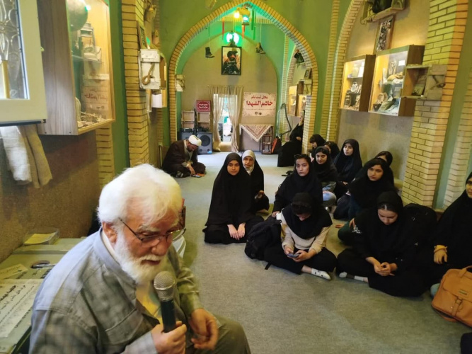 برگزاری کلاس درس دفاع مقدس در موزه شهدای شاهرود با حضور دانشجویان دانشگاه علوم پزشکی شاهرود