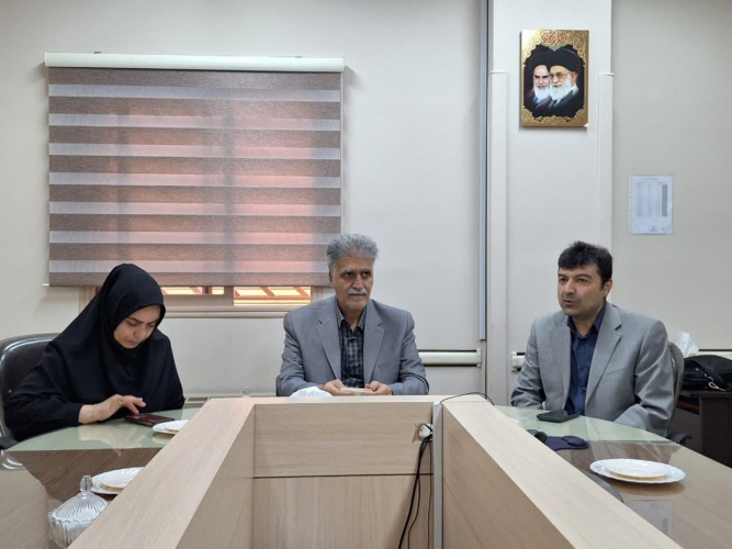 در دیدار با متخصصین داخلی: حضور شما باعث کاهش ارجاع بیماران شده است