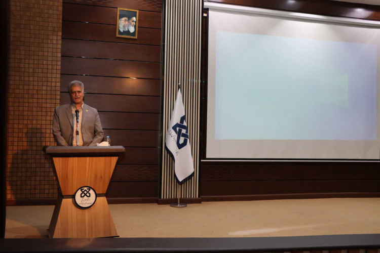 دکتر امامیان: قدر روزهای دانشجویی را بدانید و در علم و پژوهش پیشتاز باشید